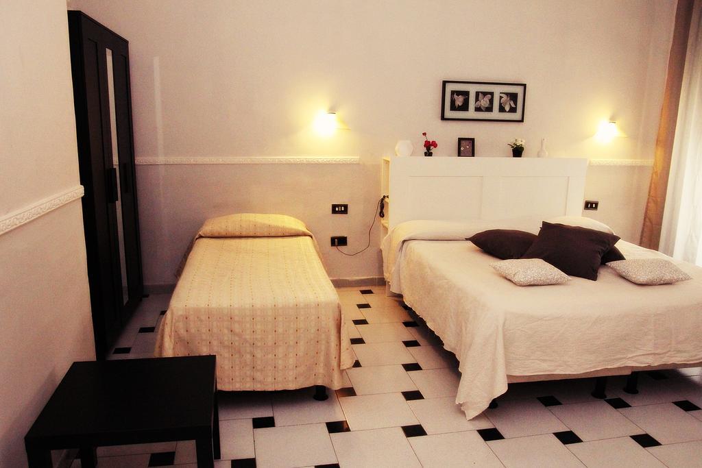 Hotel Luna Rossa Napoli Exterior foto